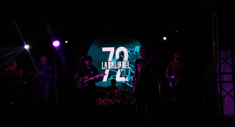 La Bruja del 72, tocando en Uruguay a Toda Costa, edición 2020.